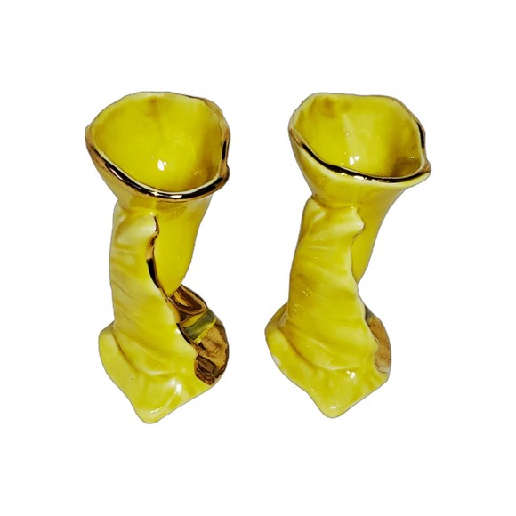 Enchanting Retro Calla Lily Vases Adorned with 24kt Gold Trim for a Cozy Cottage - Picture 5 of 8